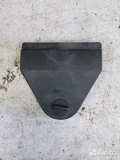 Кронштейн знака аварийной остановки audi a8 d2