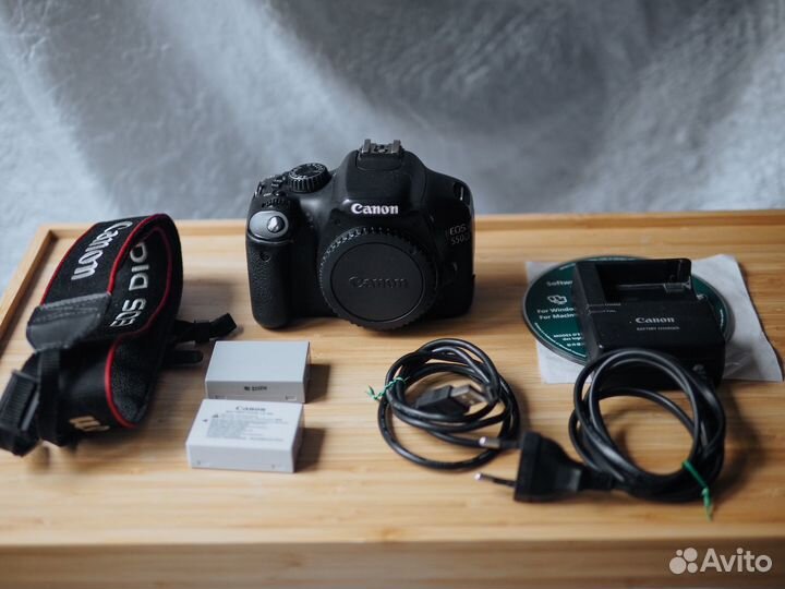 Зеркальная фотокамера Canon EOS 550D Body