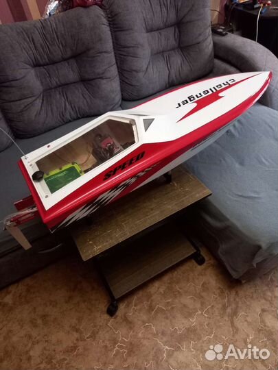 Радиоуправляемый катер на бензине