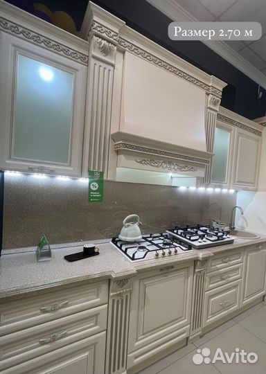 Цена за весь крашенный кухонный гарнитур