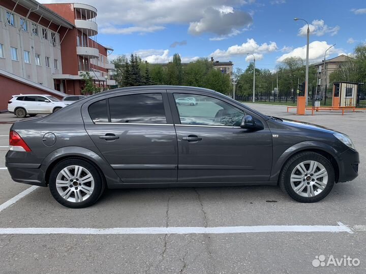 Opel Astra 1.6 МТ, 2010, 199 000 км