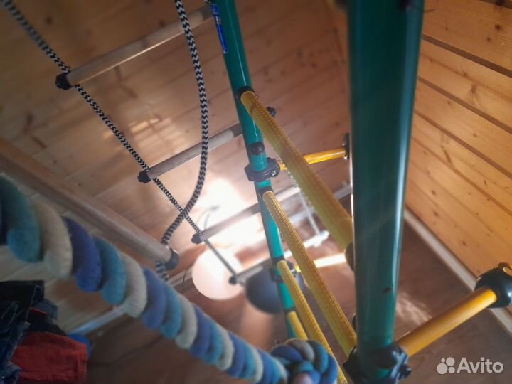 Шведская стенка с турником и брусьями