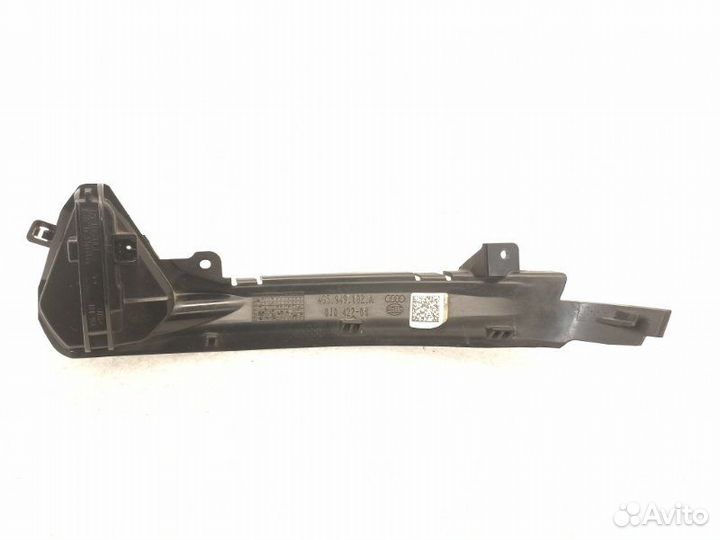 Повторитель поворота в зеркало правый Audi A6 C7