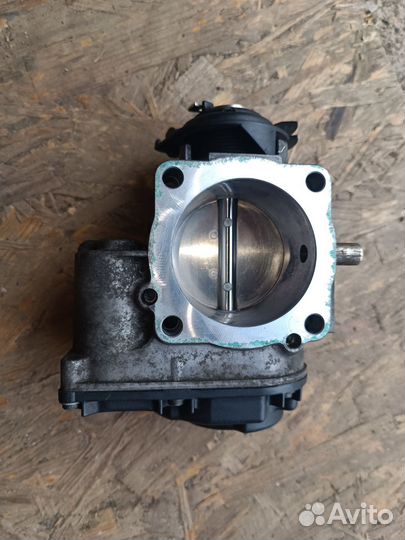 Дроссельная заслонка AGU