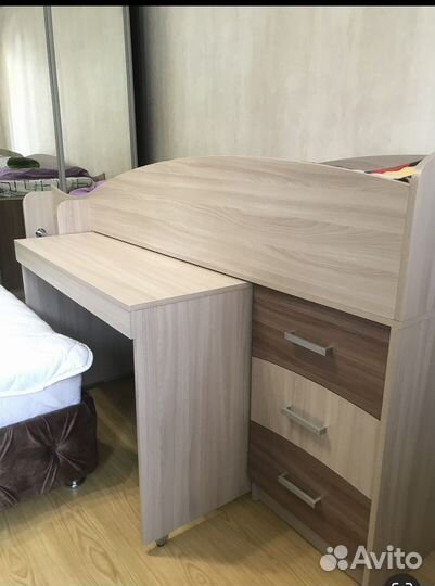 Диван,кровать чердак,палас