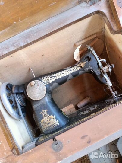 Швейная машинка на станине