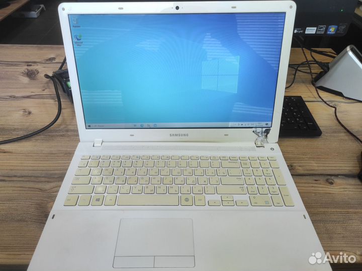 Ноутбук Samsung Core i5, 4GB, SSD 240GB