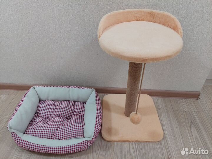 Лежанка для кошек с когтеточкой