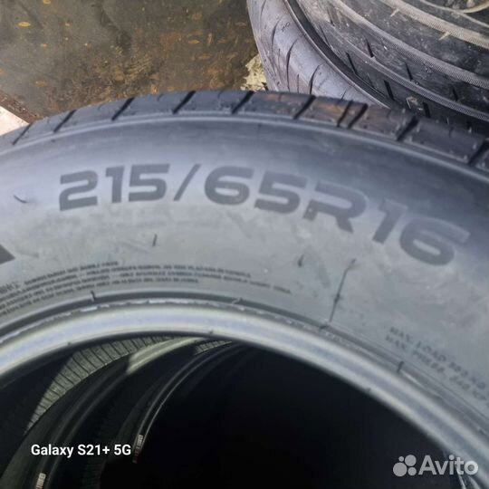 Windforce Catchfors UHP 215/65 R16 102H