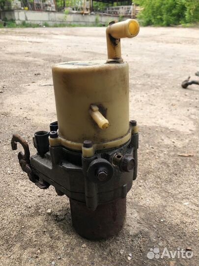 Насос эгур Mazda 3 BK 2.0