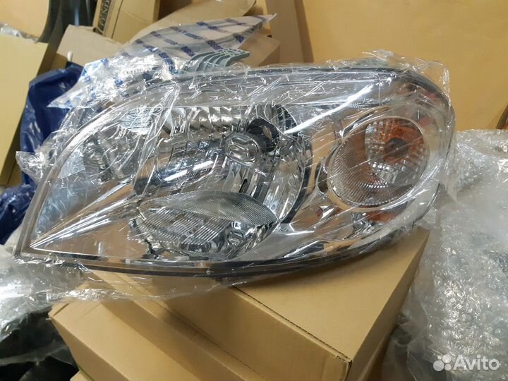 Фара левая Chevrolet Aveo T 250