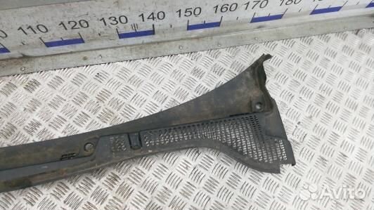 Накладка декоративная (жабо, дождевик) skoda octav