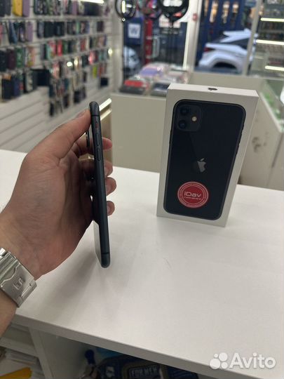 iPhone 11, 64 ГБ
