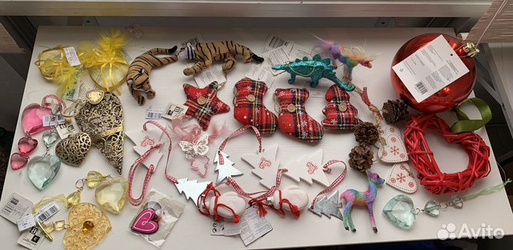 Елочные игрушки красные, разные