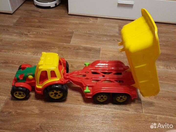 Детские игрушки трактор