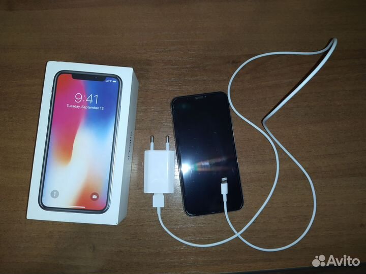 iPhone X, 64 ГБ