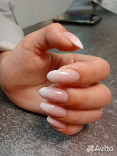 Маникюр педикюр в студии
