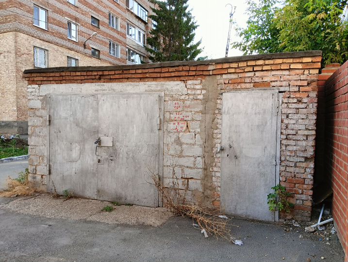 Гараж, > 30 м²