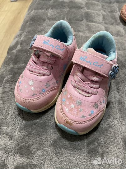 Кроссовки на девочку