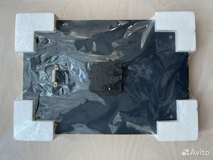 Часы на стену новые