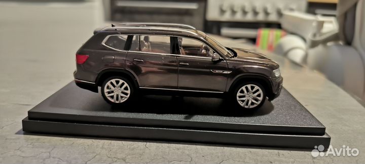 Volkswagen Teramont модель 1:43