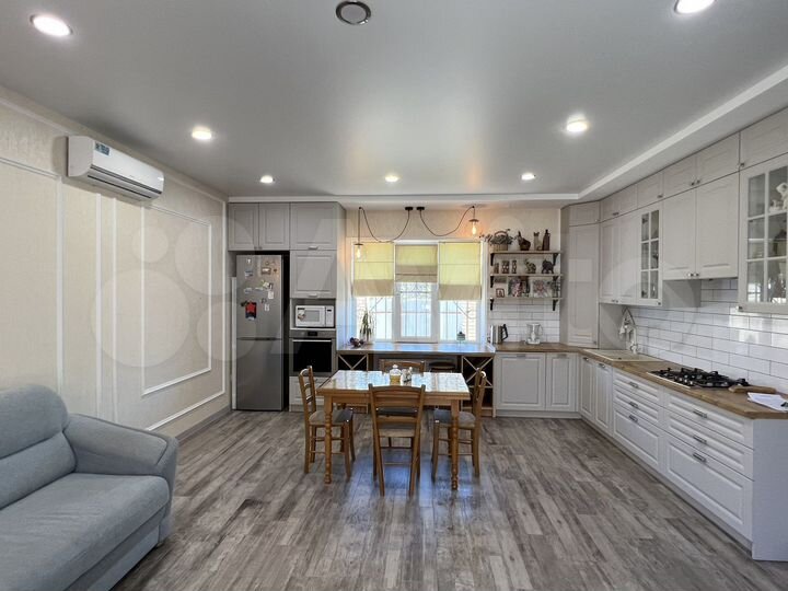 Дом 139 м² на участке 4 сот.