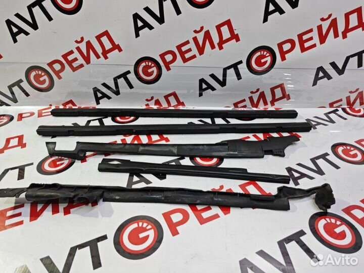 Уплотнитель радиатора Audi Q7 4L cjtc 02.05.2012