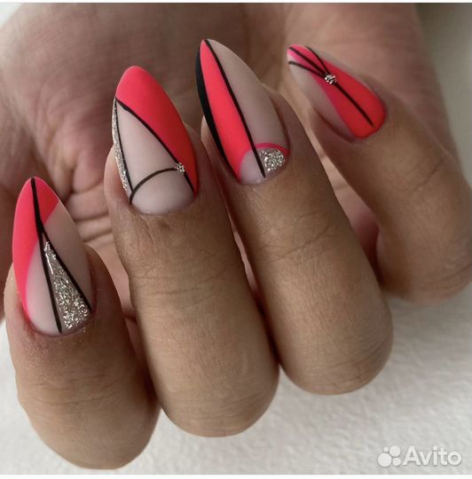 Маникюр с покрытием, педикюр, наращивание ногтей