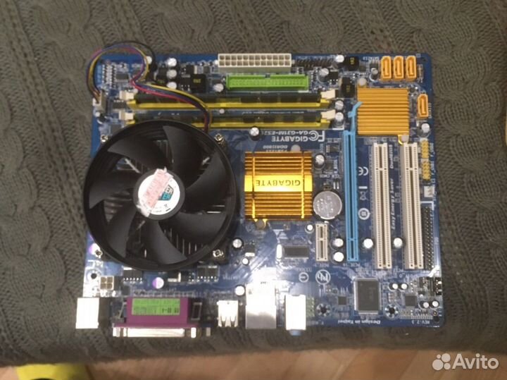 Материнская плата с процессором и памятью