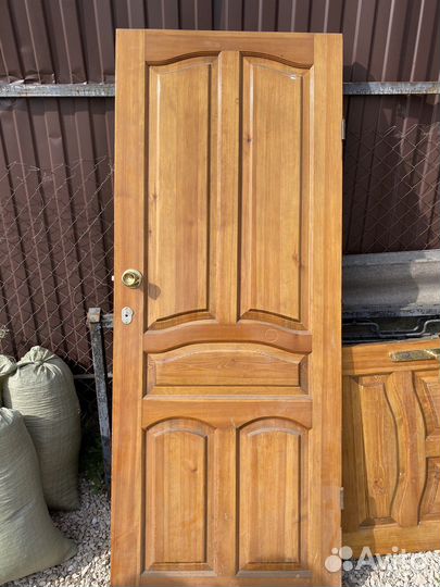 Двери деревянные 3 штуки