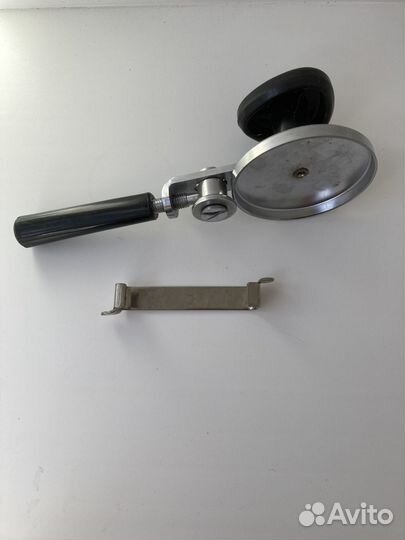 Закаточная машинка для банок