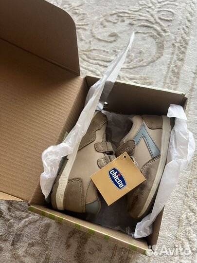 Кроссовки chicco 23