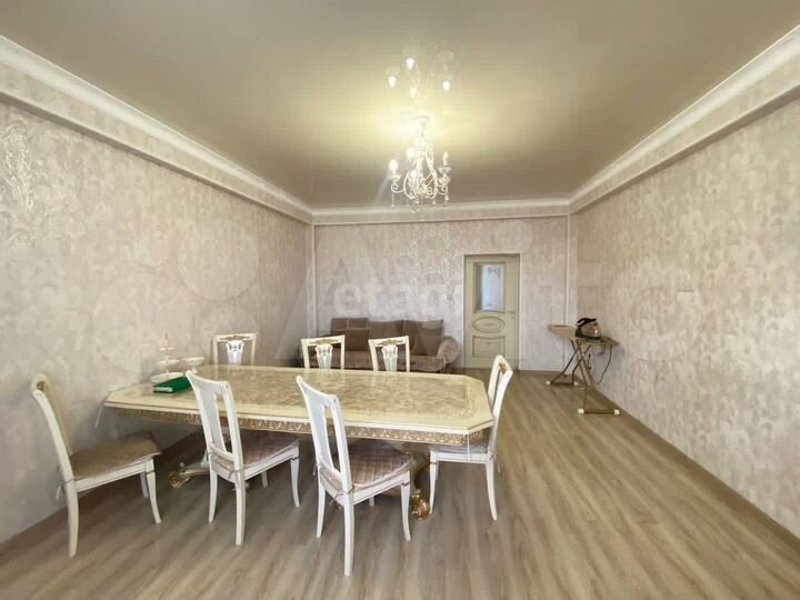3-к. квартира, 104 м², 4/5 эт.