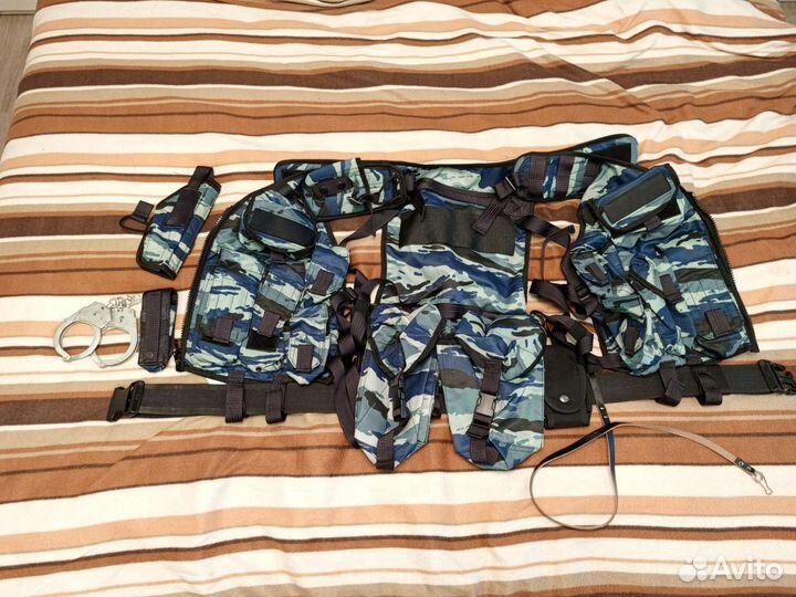 Жилет разгрузочный камуфлированной серой расцветки