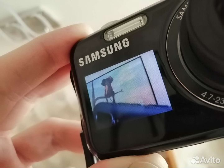 Фотоаппарат с селфи экраном