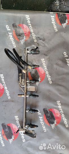 Топливная рампа с форсунками m104 Mercedes Benz w1