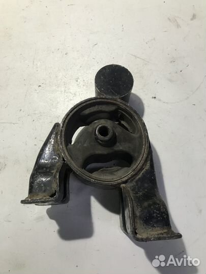 Опора двигателя задняя Kia Ceed 1