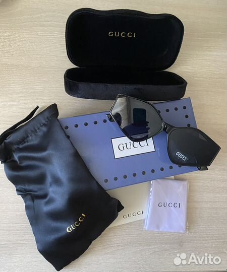 Солнцезащитные очки женские Gucci