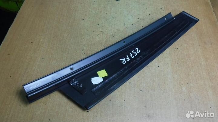 Накладка (кузов наружные) Mercedes W204 C-Class