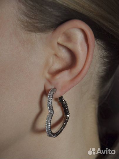 Серьги кольца в форме сердец