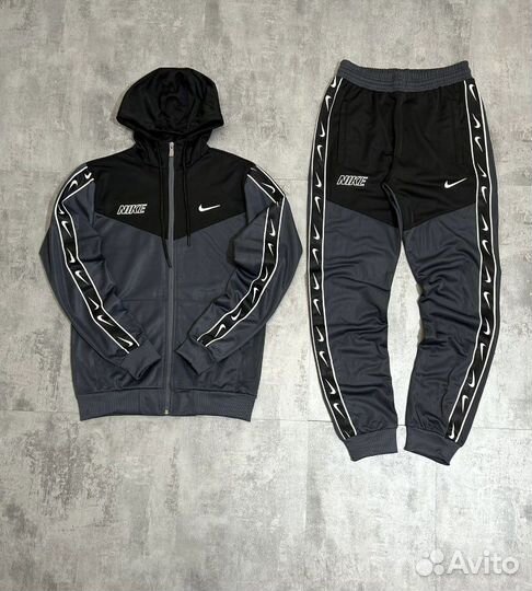 Спортивный костюм мужской Nike