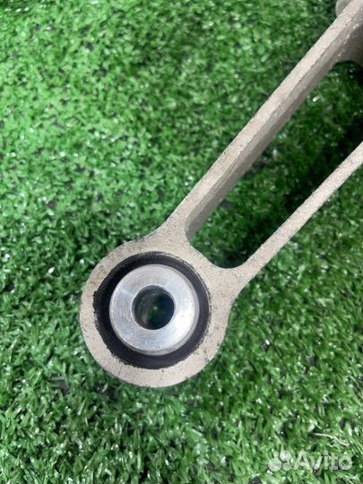 Подушка двигателя правая Land Rover Discovery