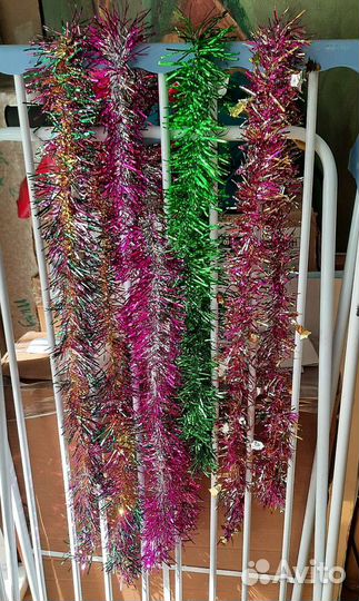 Новогодние игрушки, мишура