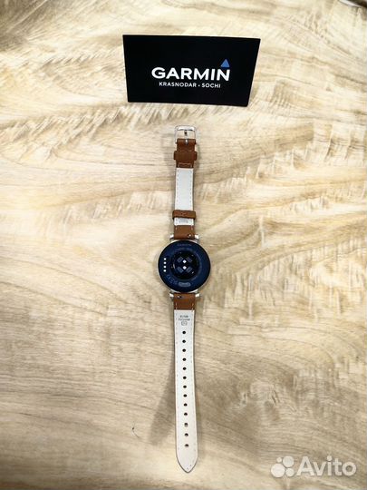 Часы Garmin Lily 2 Classic Cream Gold with Tan Lea