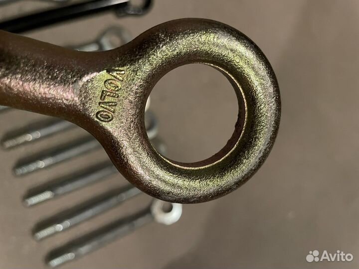 Буксировочный крюк, бугель, ухо, серьга