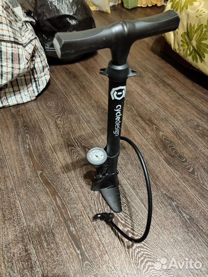 Велосипедный насос с манометром