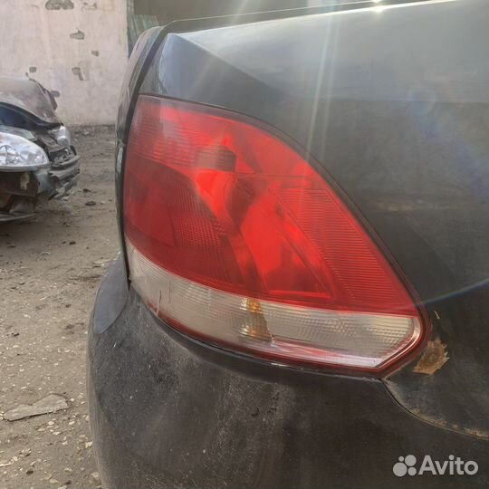 Фонарь задний правый volkswagen polo 5 седан
