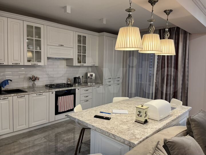 3-к. квартира, 87 м², 8/9 эт.