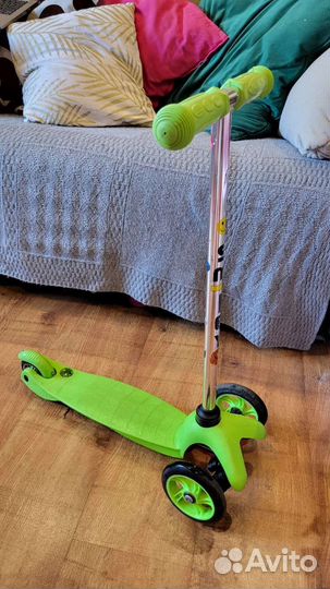 Самокат Smiley зеленый