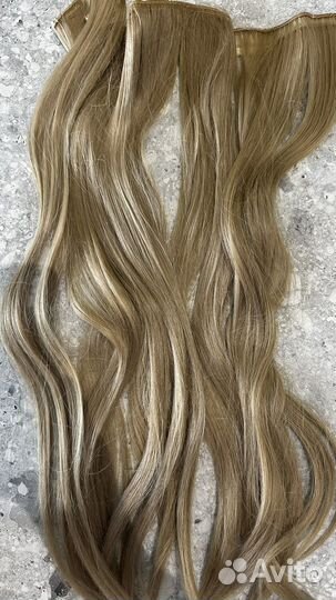 Волосы на заколках